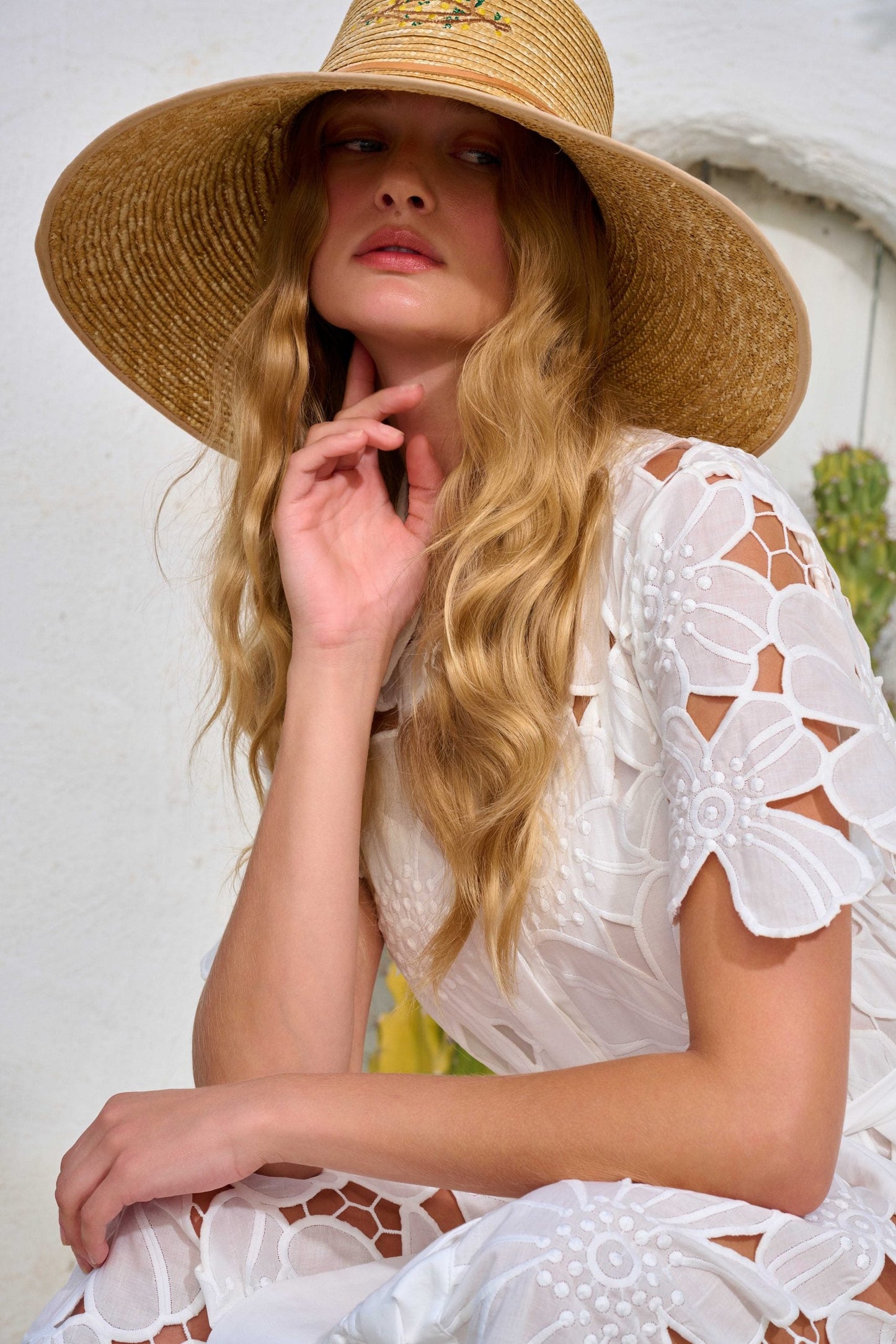 Lamoderoyale™ | Dantel Detaylı Beyaz Uzun Elbise